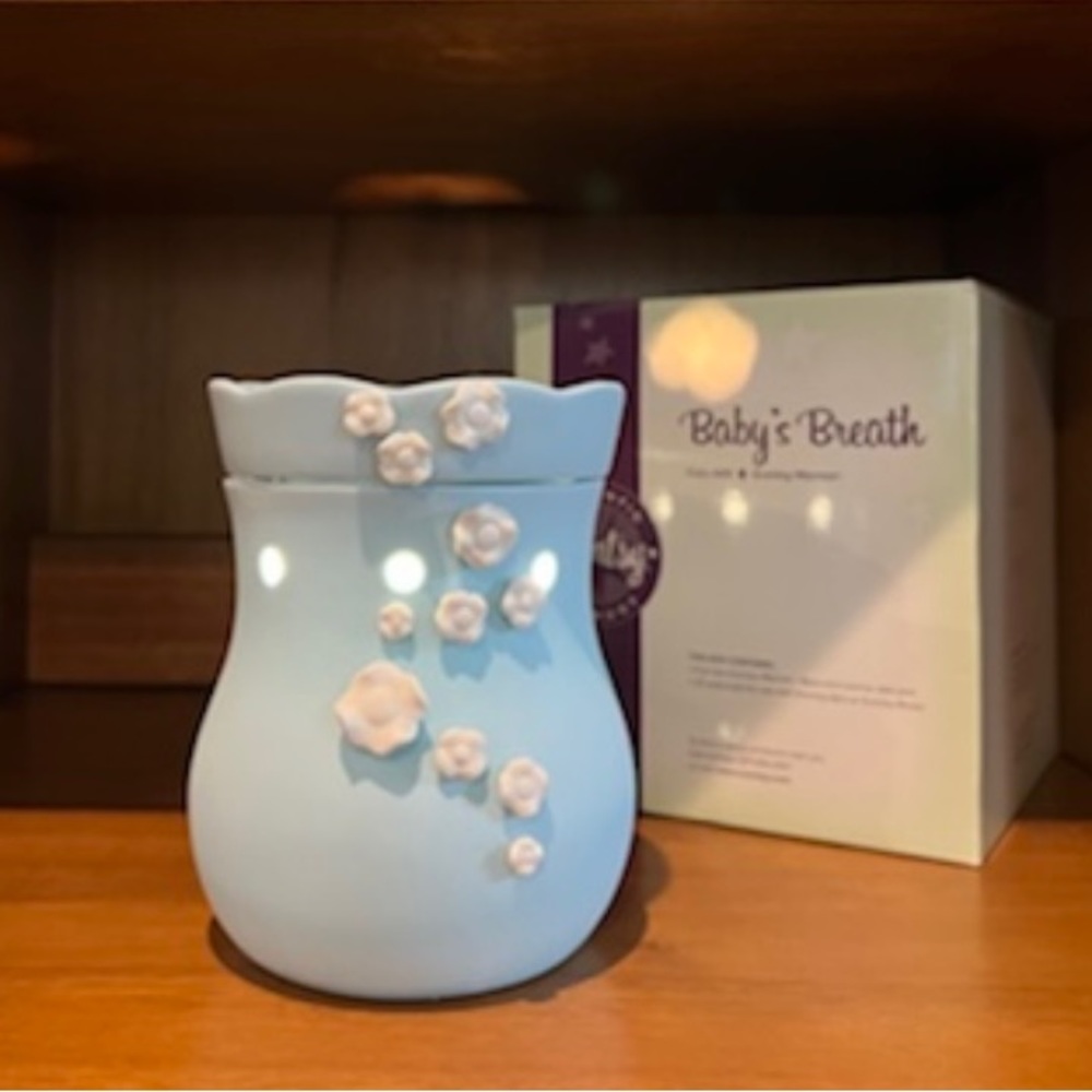Scentsy Full Size Baby’s Breath Retired Warmer New in Box